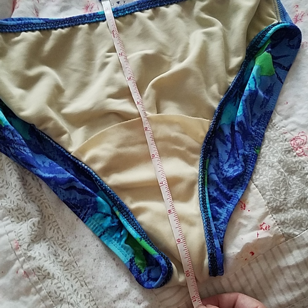 Swim suit - Picture 4 of 8